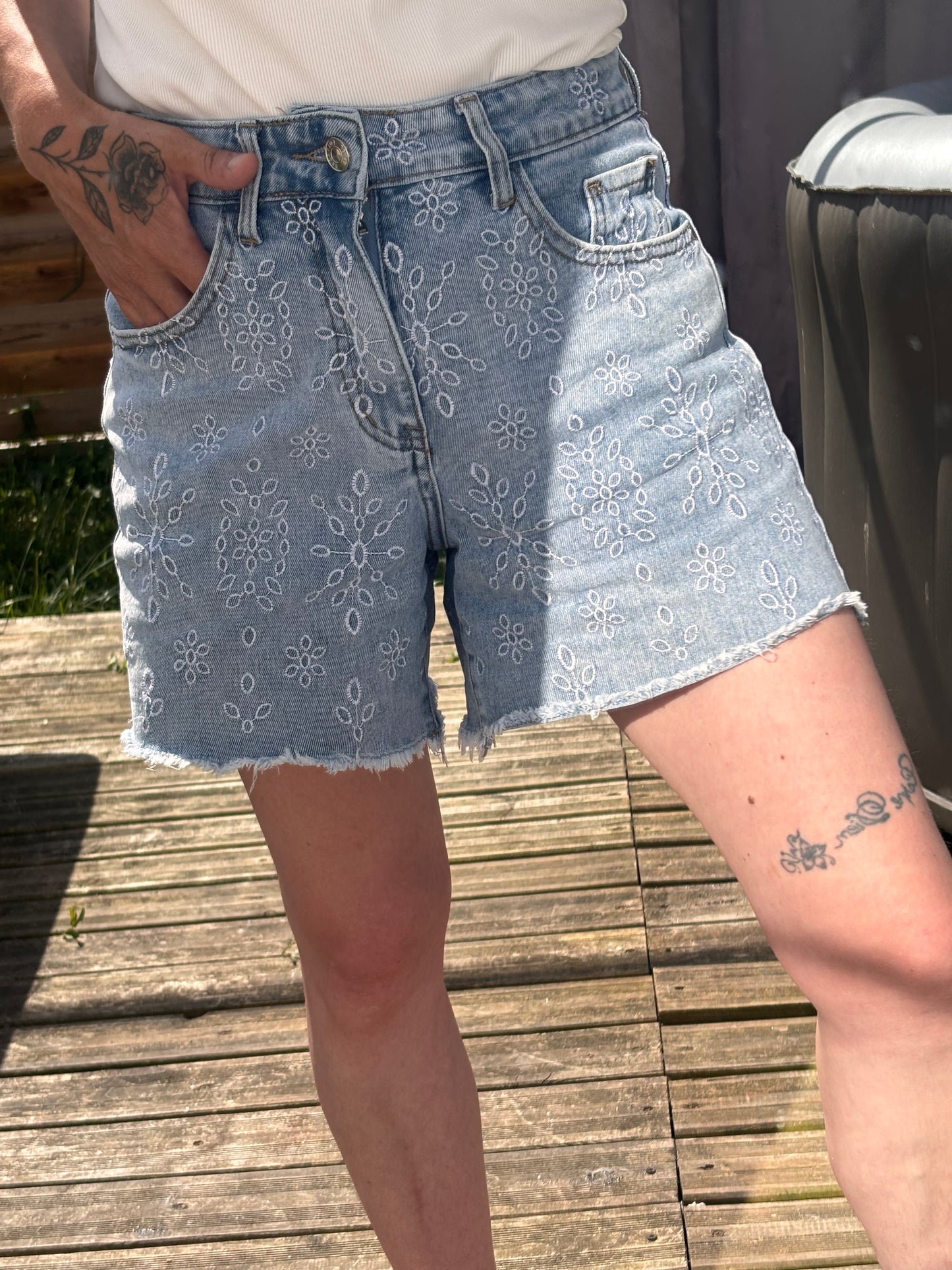 Short en broderie