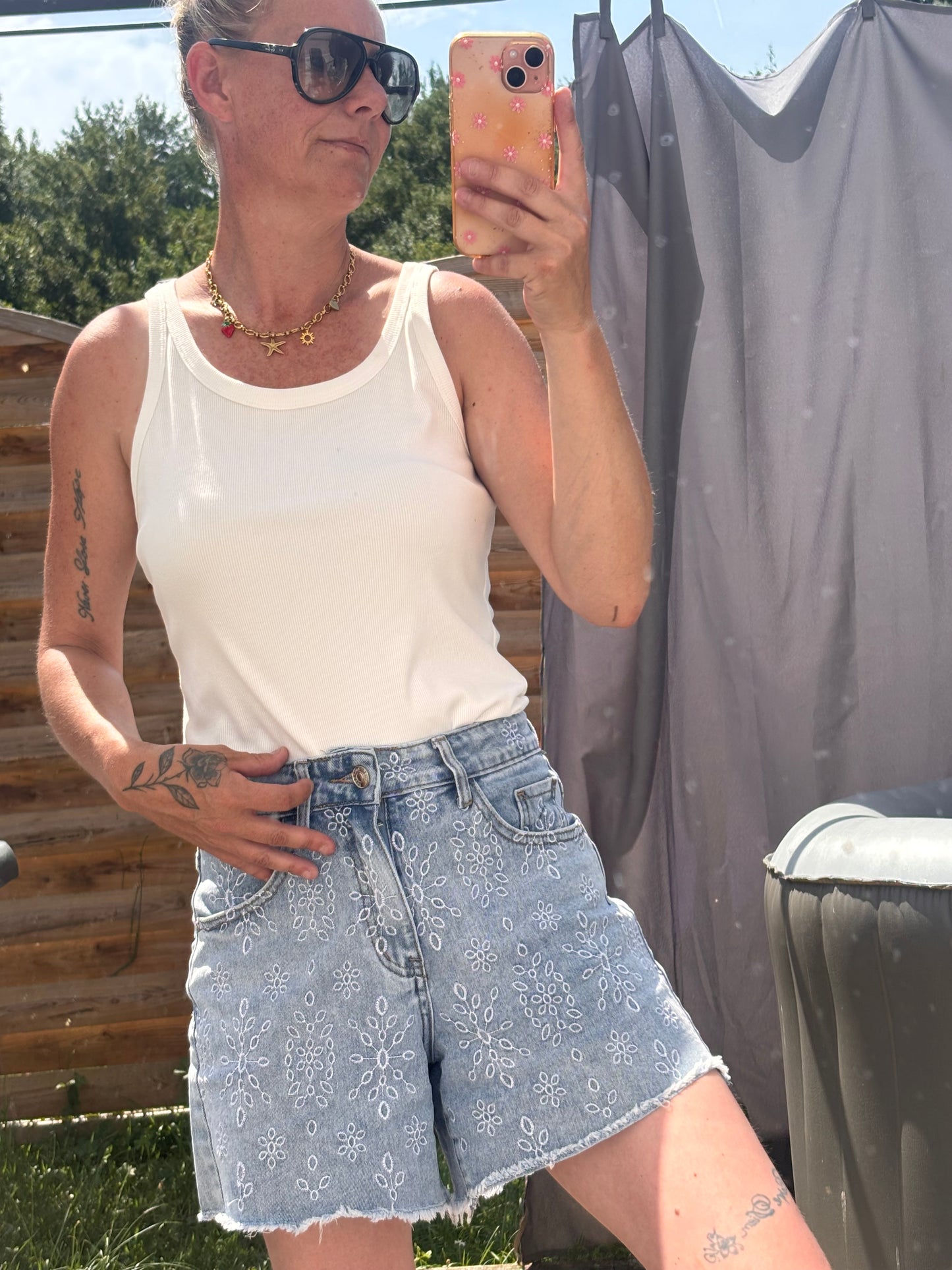 Short en broderie