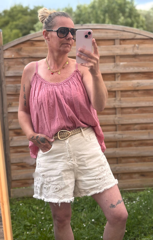 Short brodé